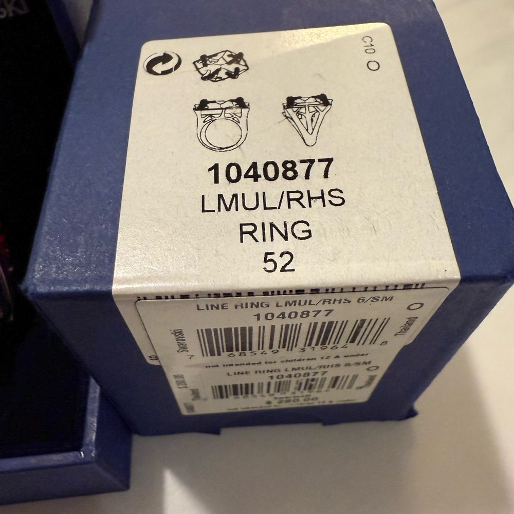 Swarovski Ring - Picture 3 of 10